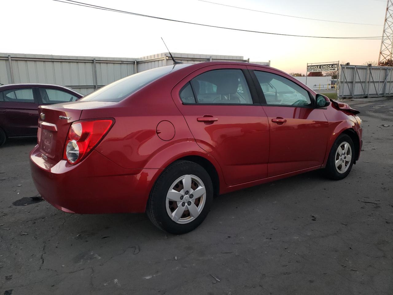 Obraz 3 z 2013 CHEVROLET SONIC LS 2013 z VIN 1G1JA5SH6D4212121