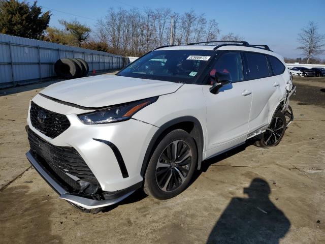 Image 1 of 2022 TOYOTA HIGHLANDER XSE 2022 with VIN 5TDJZRBH6NS232012