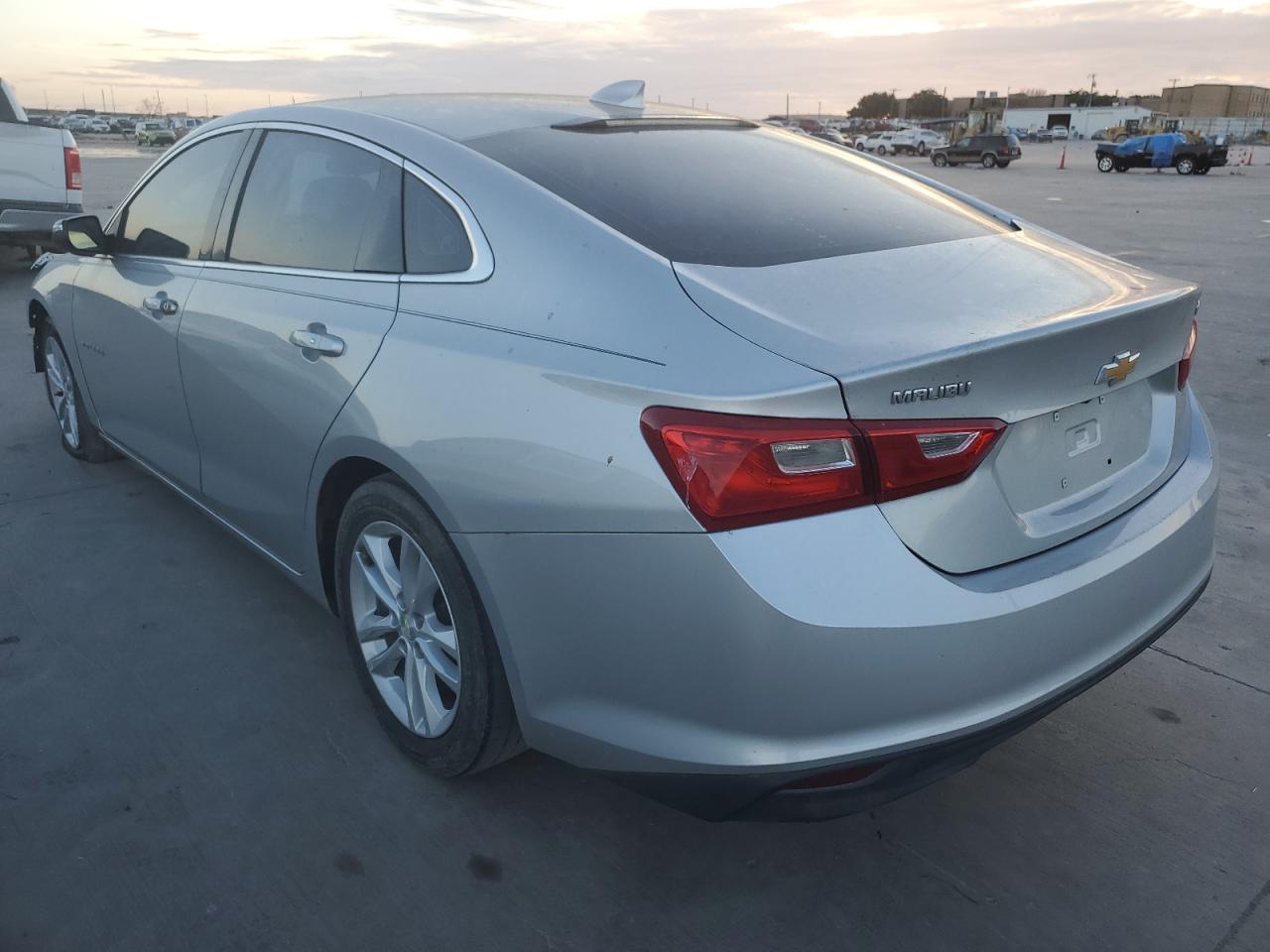 Image 2 of 2016 CHEVROLET MALIBU HYBRID 2016 with VIN 1G1ZJ5SU2GF353082