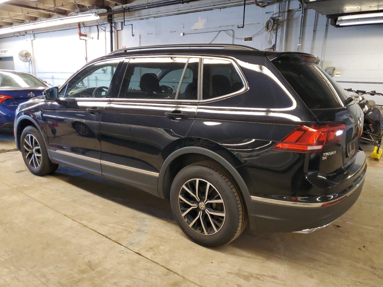 Image 2 of 2021 VOLKSWAGEN TIGUAN SE 2021 with VIN 3VV2B7AX5MM116922