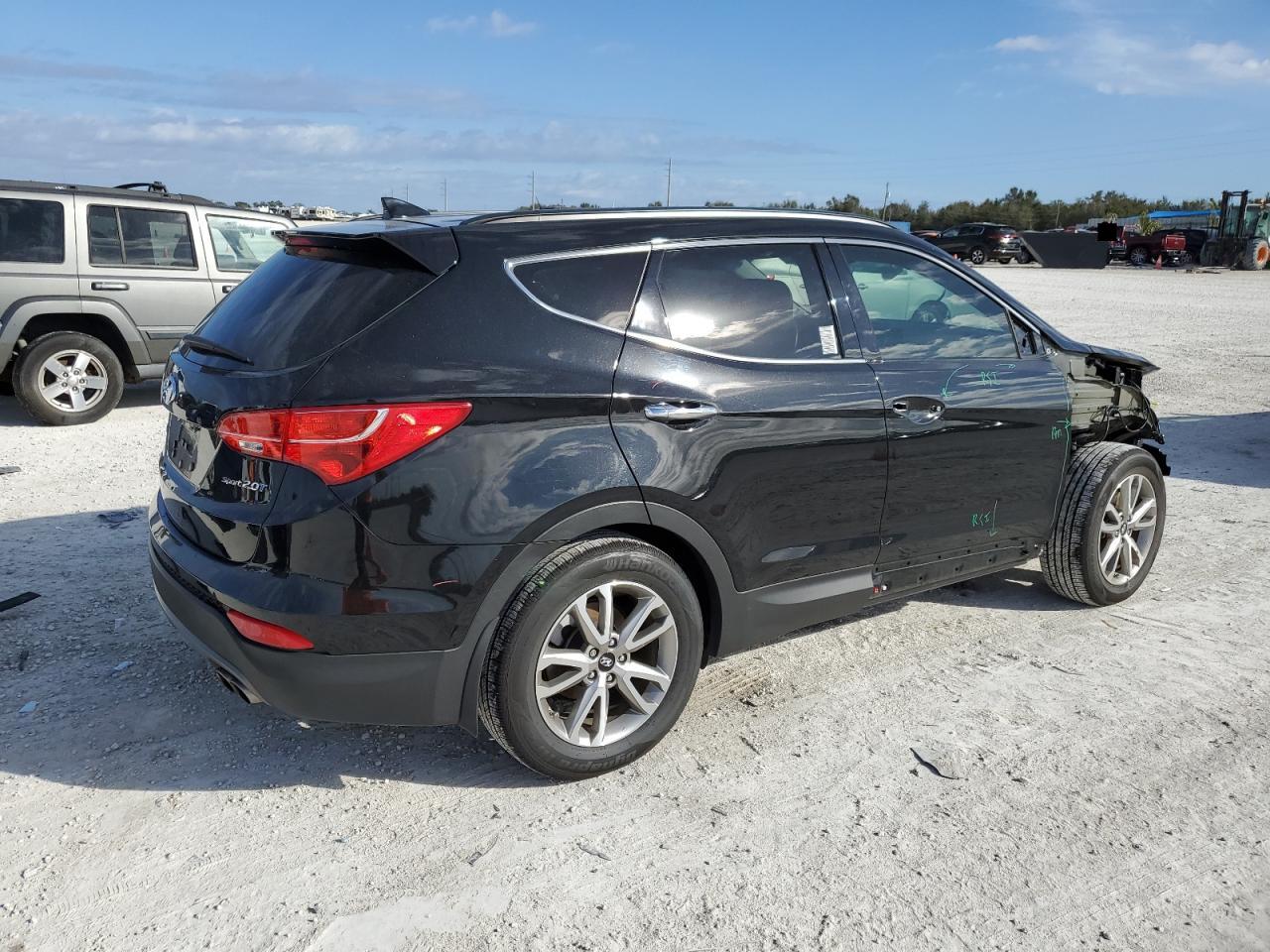 Image 3 of 2015 HYUNDAI SANTA FE SPORT  2015 with VIN 5XYZU3LA4FG278601
