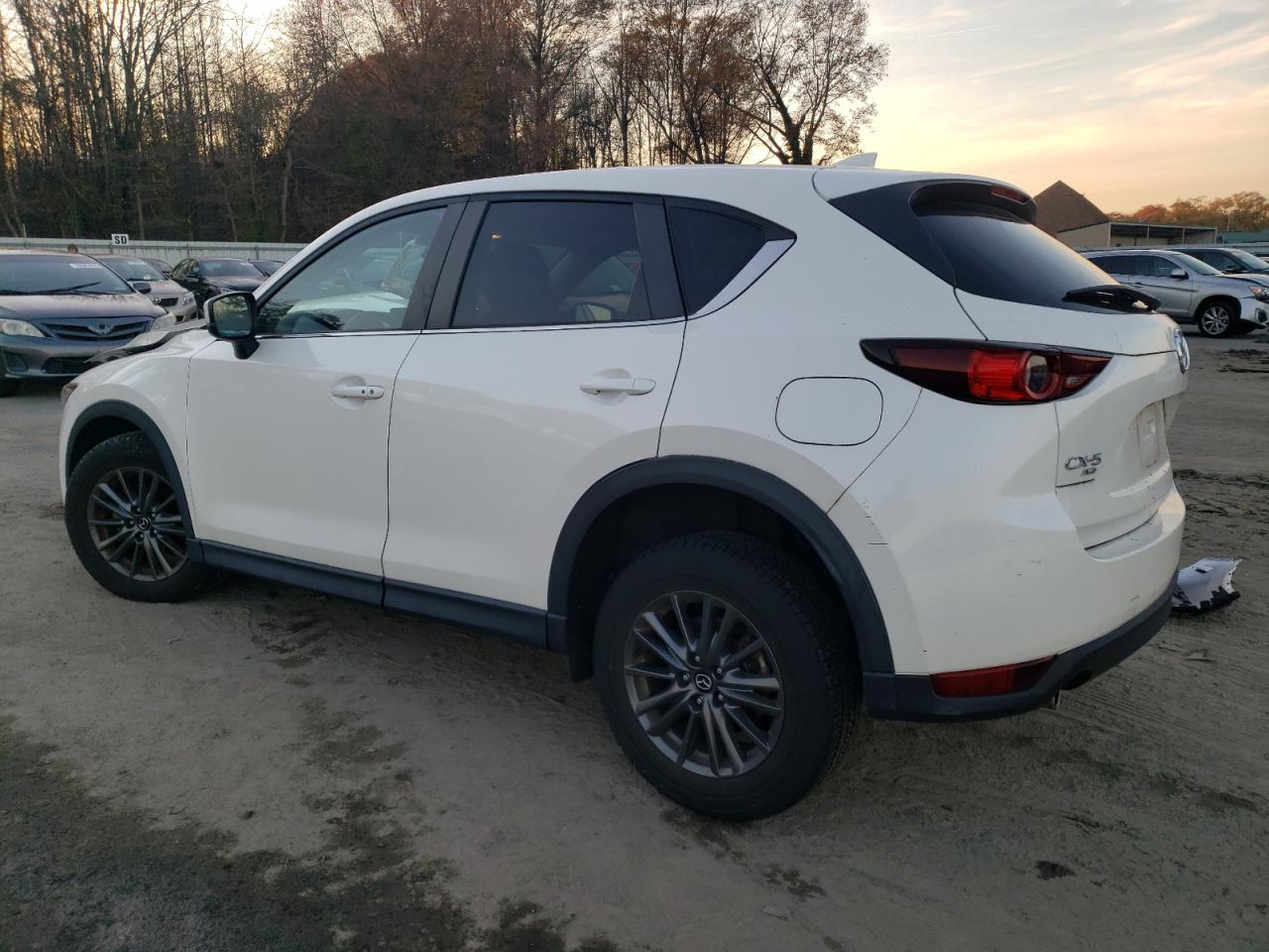 Obraz 2 z 2021 MAZDA CX-5 TOURING 2021 z VIN JM3KFBCM5M1374791