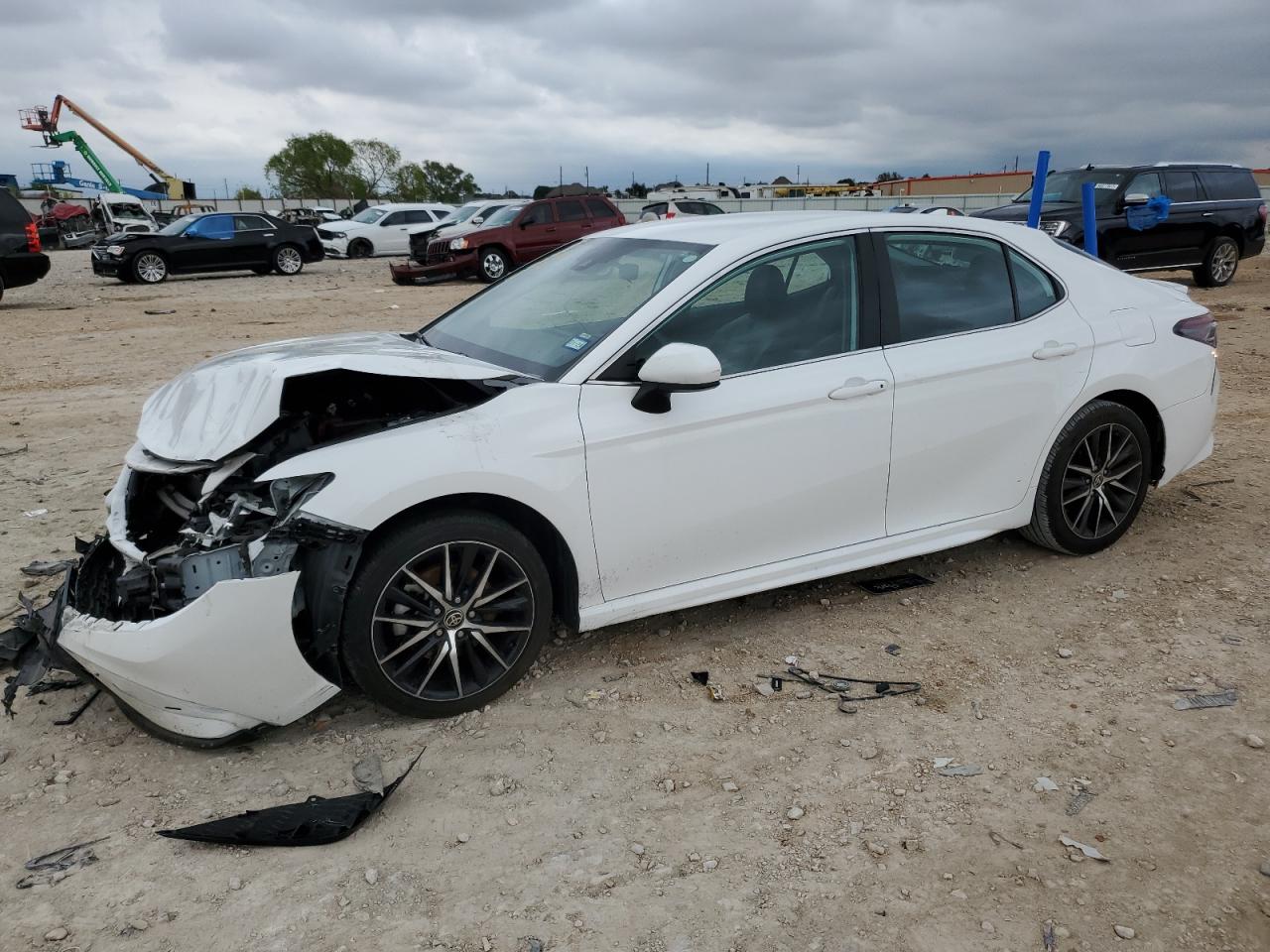 Изображение 1 2021 TOYOTA CAMRY SE 2021 с VIN 4T1G11AK0MU587649