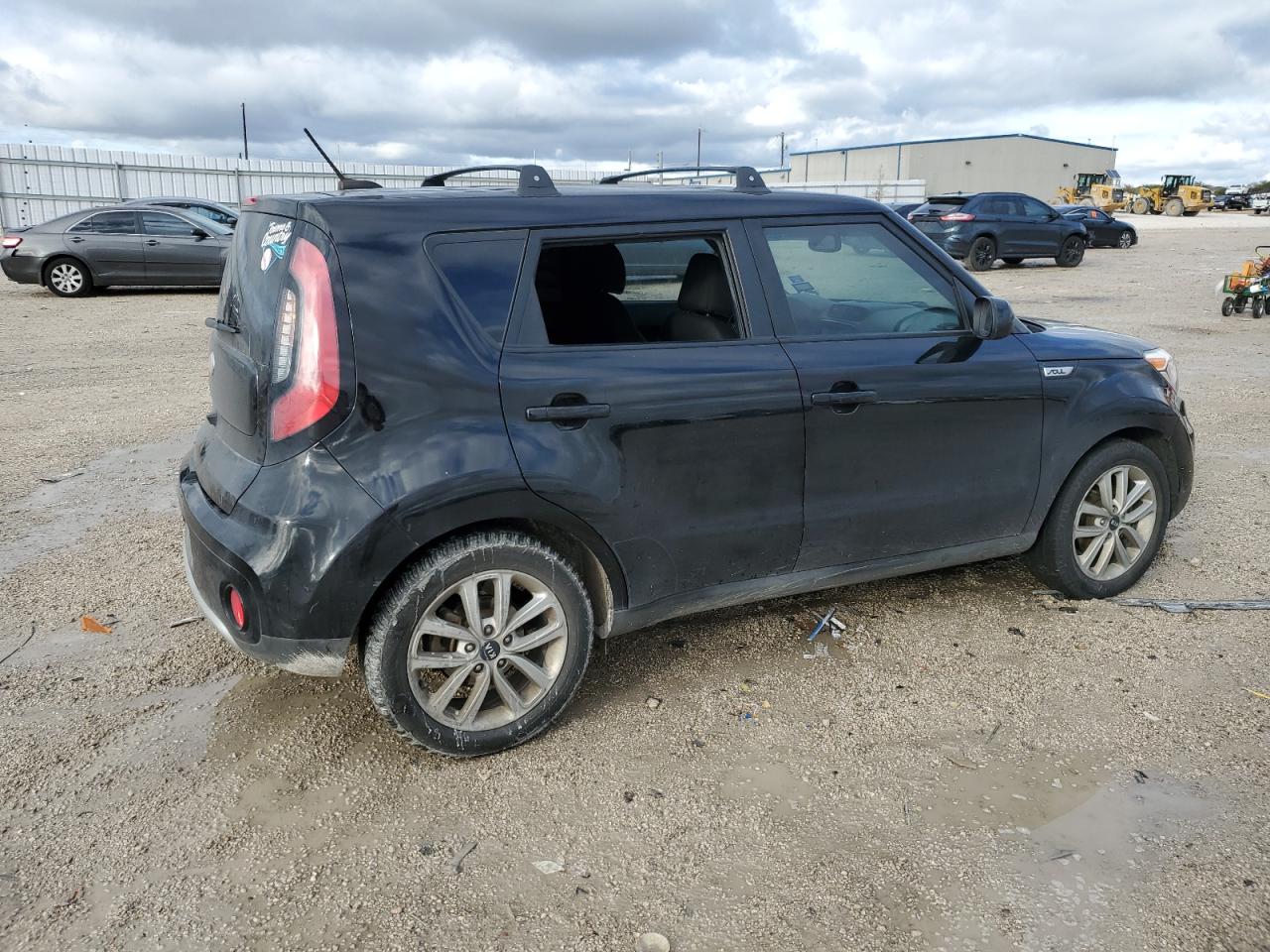 Изображение 3 2018 KIA SOUL + 2018 с VIN KNDJP3A5XJ7560547