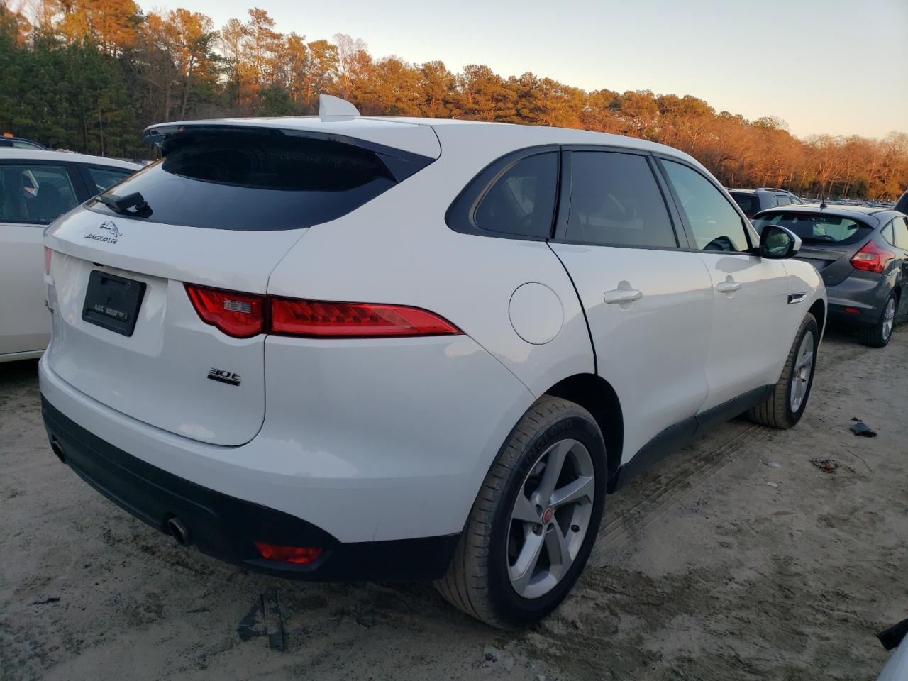 Image 3 of 2018 JAGUAR F-PACE PREMIUM 2018 with VIN SADCJ2GX4JA203787