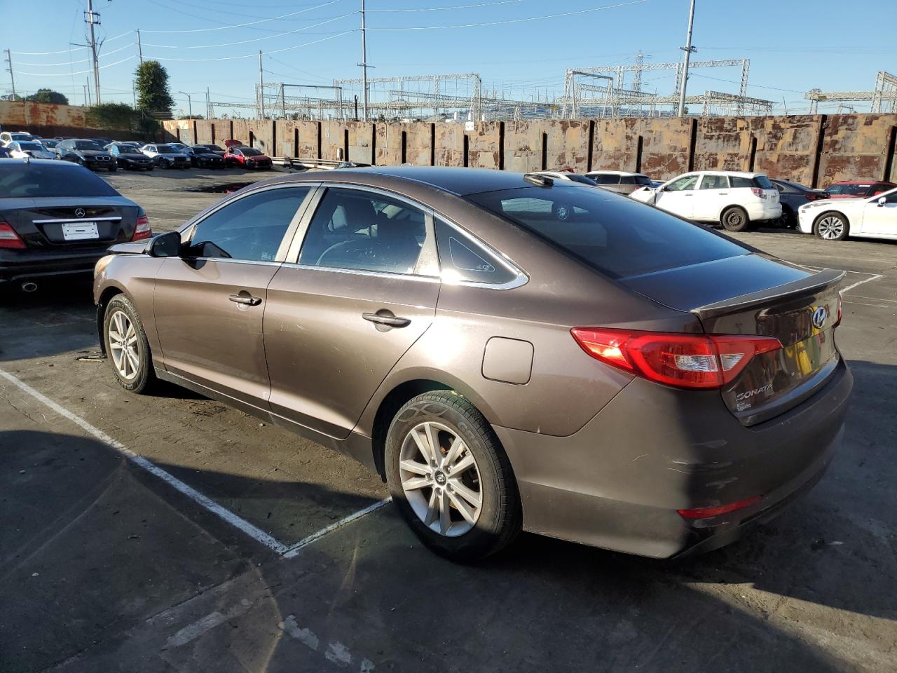 Изображение 2 2015 HYUNDAI SONATA SE 2015 с VIN 5NPE24AF6FH177982