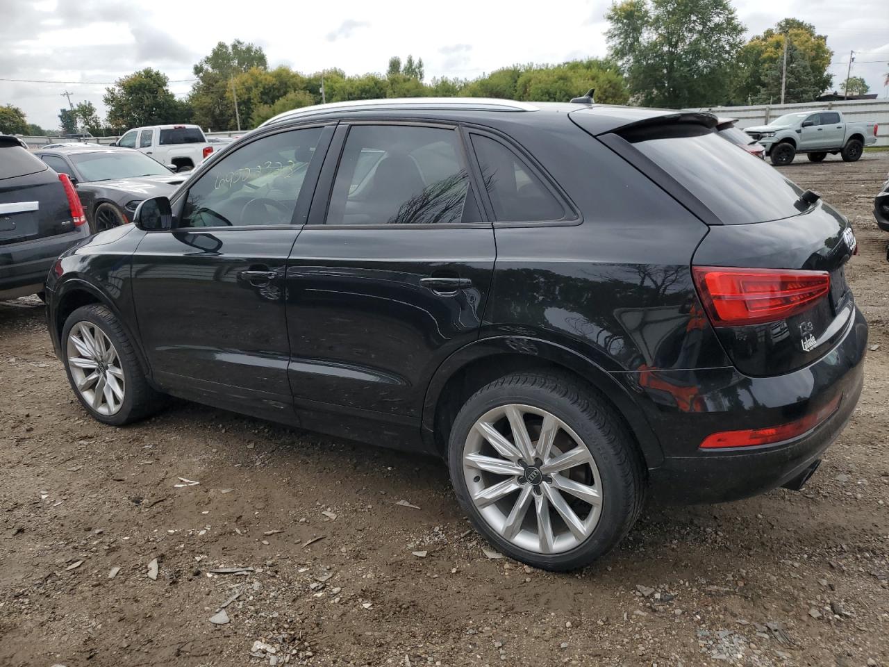Изображение 2 2017 AUDI Q3 PREMIUM 2017 с VIN WA1BCCFS1HR015585