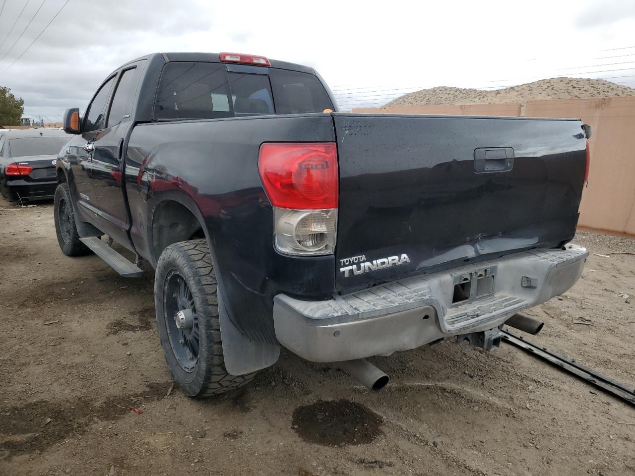 Image 2 of 2007 TOYOTA TUNDRA DOUBLE CAB LIMITED 2007 with VIN 5TFRV58157X017610