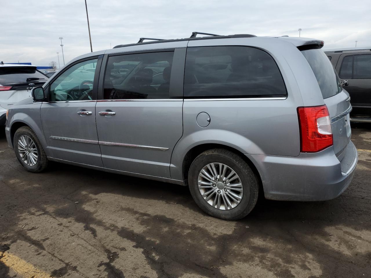 Obraz 2 z 2015 CHRYSLER TOWN & COUNTRY TOURING L 2015 z VIN 2C4RC1CG3FR674302