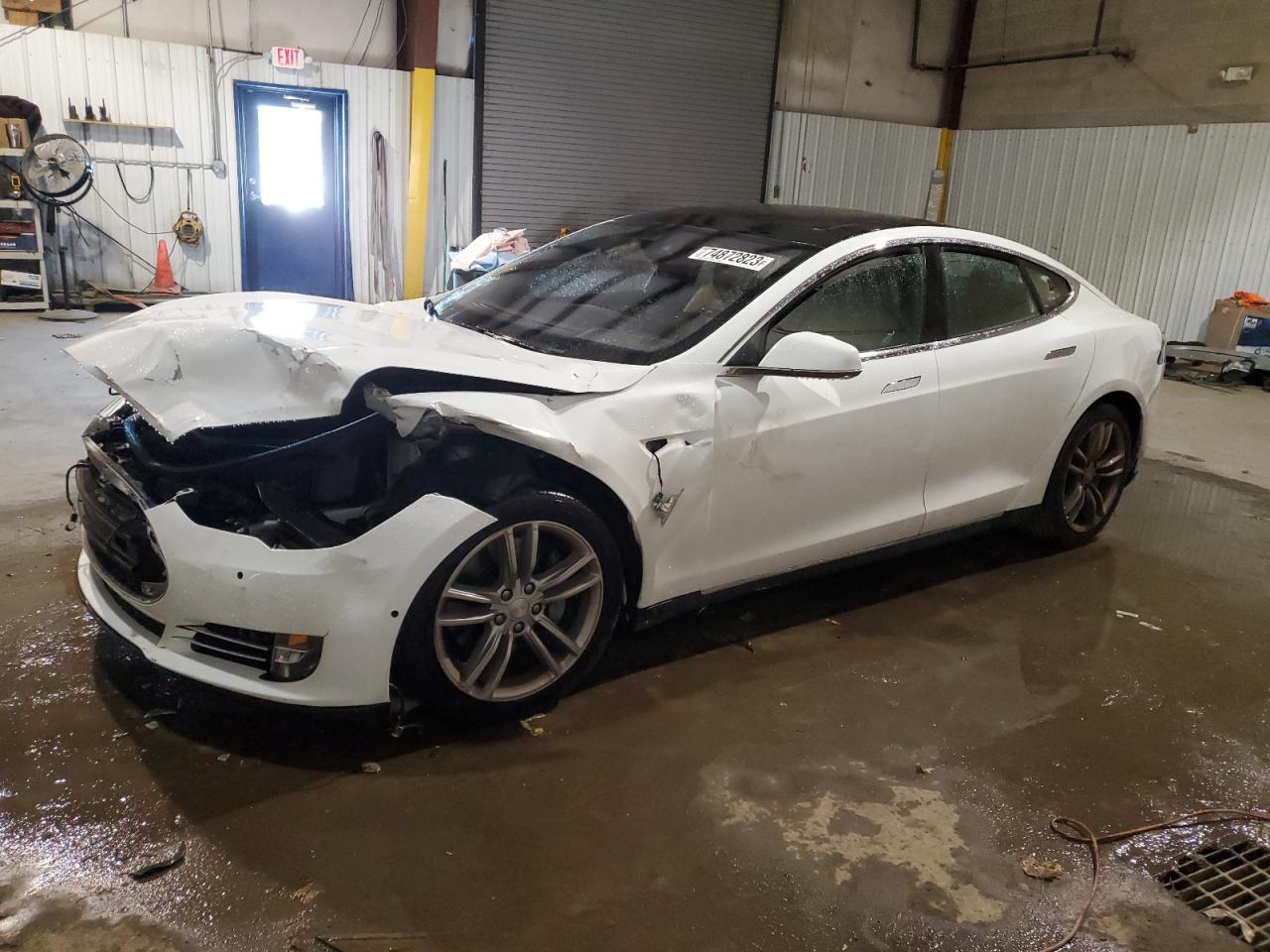 Image 1 of 2015 TESLA MODEL S  2015 with VIN 5YJSA1E22FF116333