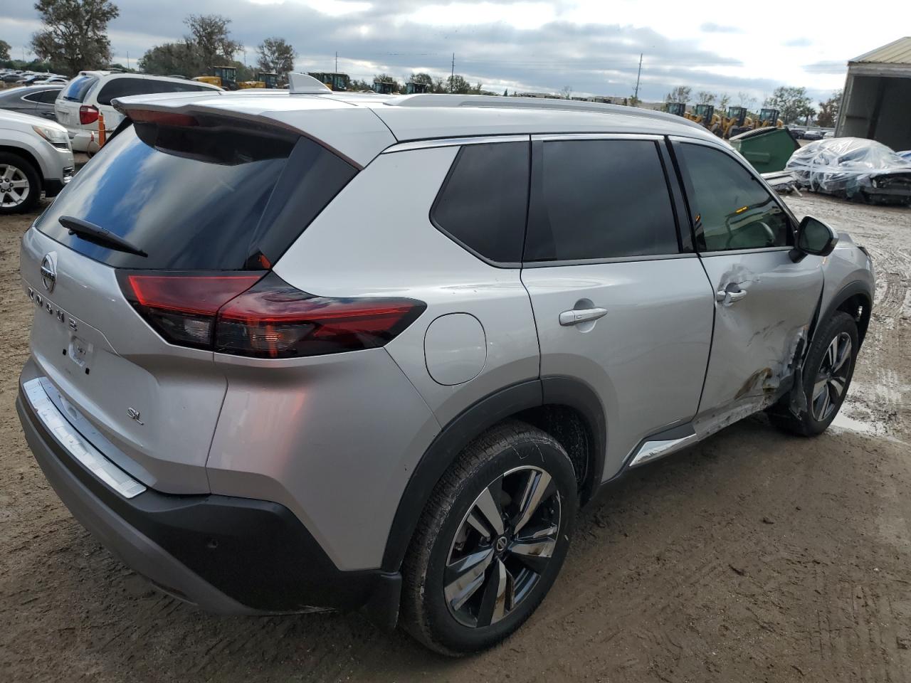 Изображение 3 2021 NISSAN ROGUE SL 2021 с VIN 5N1AT3CA3MC763079