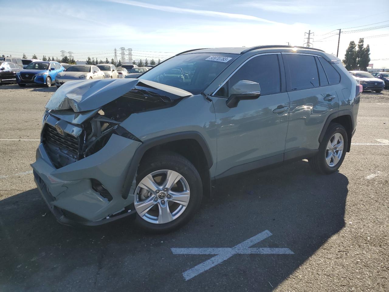 Obraz 1 z 2021 TOYOTA RAV4 XLE 2021 z VIN 2T3W1RFV1MW158816