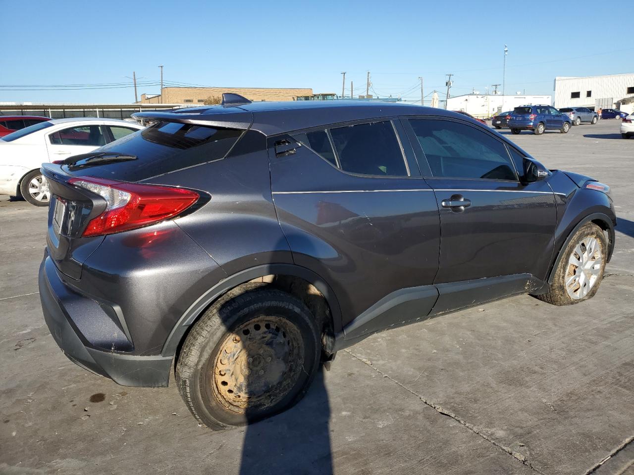 Image 3 of 2020 TOYOTA C-HR XLE 2020 with VIN JTNKHMBX9L1084297