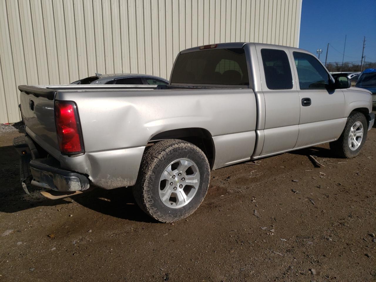 Obraz 3 z 2004 CHEVROLET SILVERADO C1500 2004 z VIN 2GCEC19T741225901