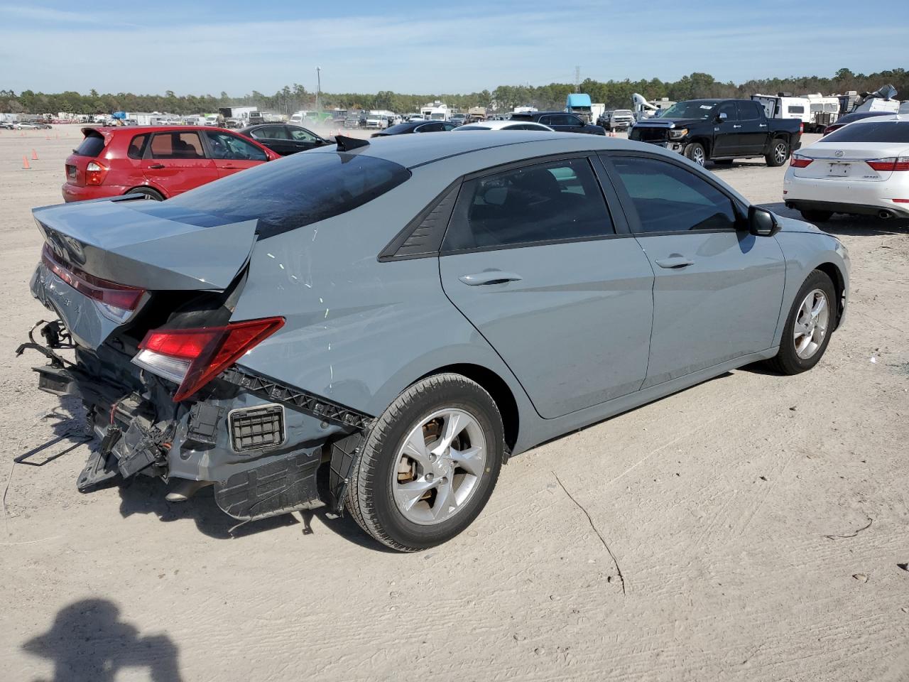 Image 3 of 2021 HYUNDAI ELANTRA SE 2021 with VIN KMHLL4AG9MU136001