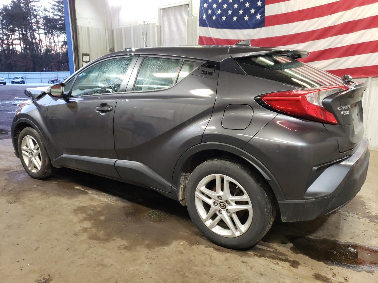 Image 2 of 2020 TOYOTA C-HR XLE 2020 with VIN NMTKHMBXXLR118253