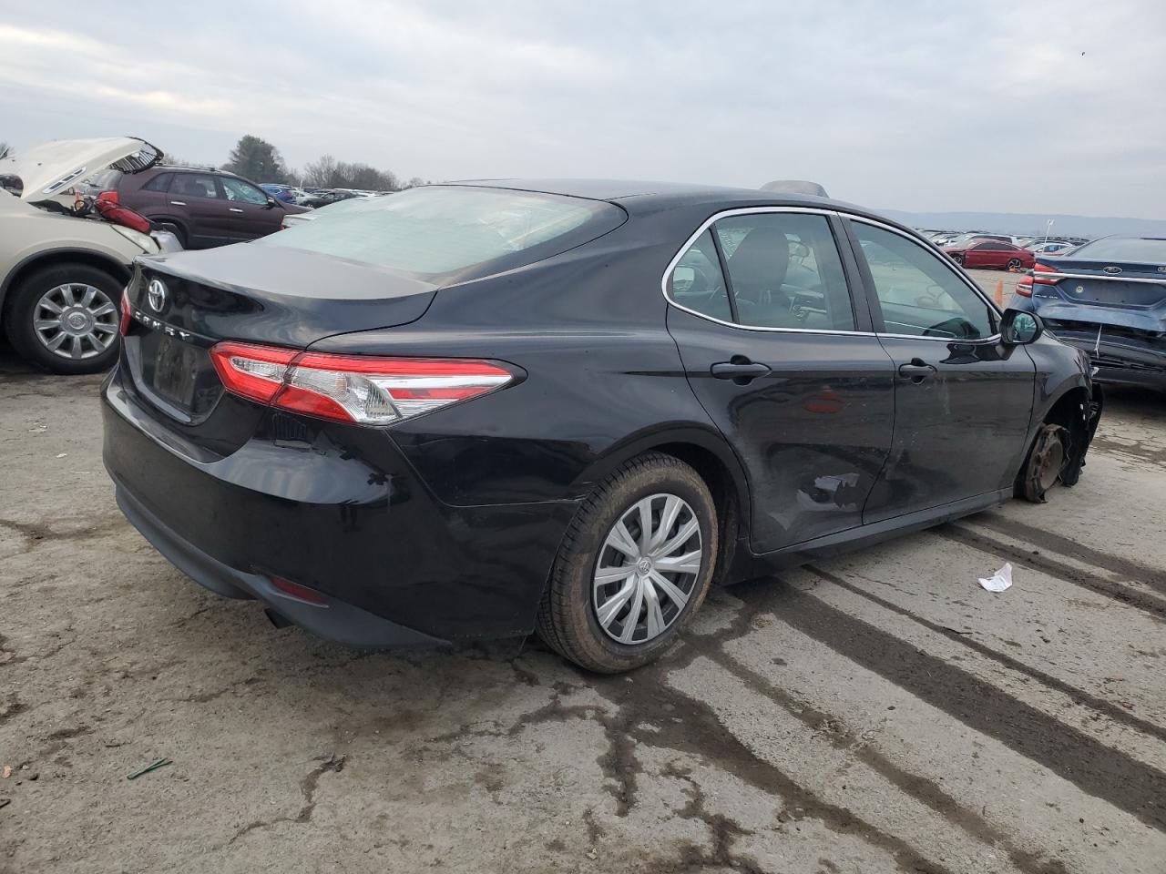 Изображение 3 2018 TOYOTA CAMRY L 2018 с VIN 4T1B11HK7JU041863