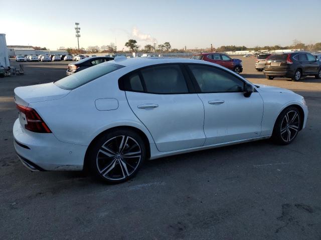 Obraz 3 z 2022 VOLVO S60 B5 R-DESIGN 2022 z VIN 7JRL12TM2NG154505