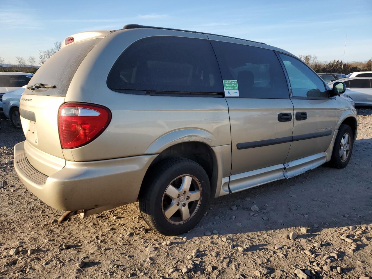 Image 3 of 2006 DODGE GRAND CARAVAN SE 2006 with VIN 1D4GP24R46B555323