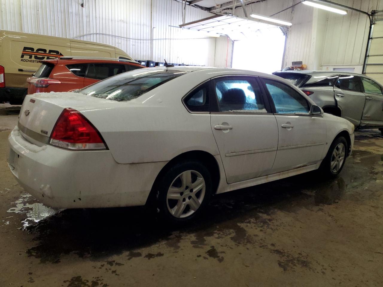 Изображение 3 2010 CHEVROLET IMPALA LS 2010 с VIN 2G1WA5EK3A1137057