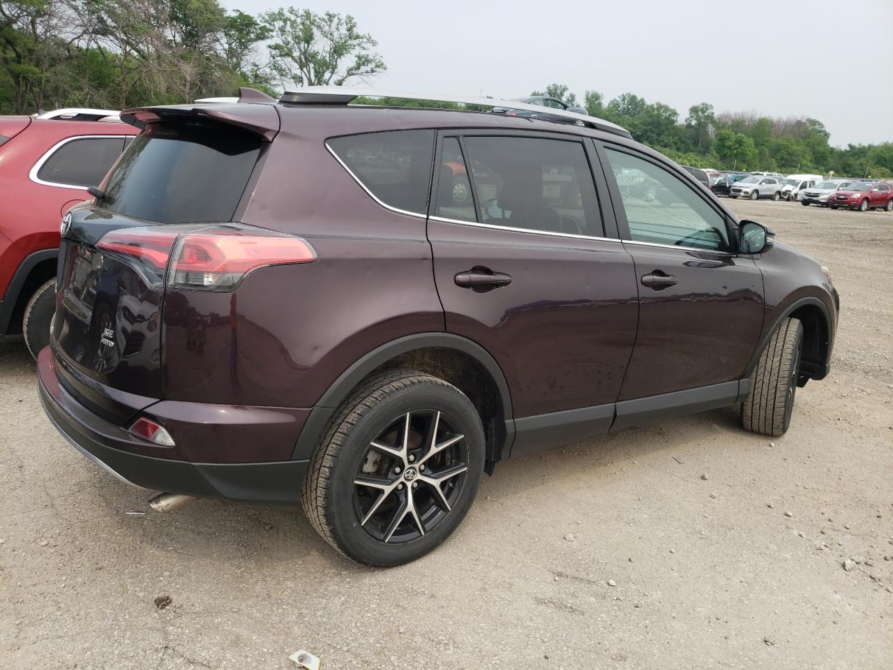 Изображение 3 2018 TOYOTA RAV4 SE 2018 с VIN 2T3JFREV4JW719437