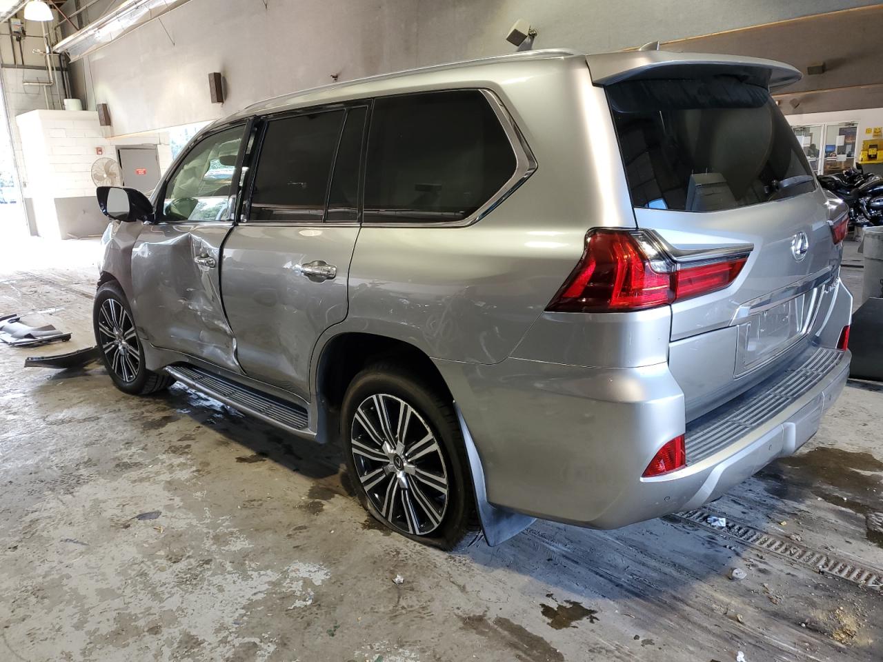 Obraz 2 z 2019 LEXUS LX 570 2019 z VIN JTJHY7AX9K4282342