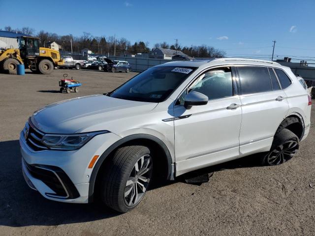 Image 1 of 2022 VOLKSWAGEN TIGUAN SEL R-LINE 2022 with VIN 3VV4B7AX3NM021124