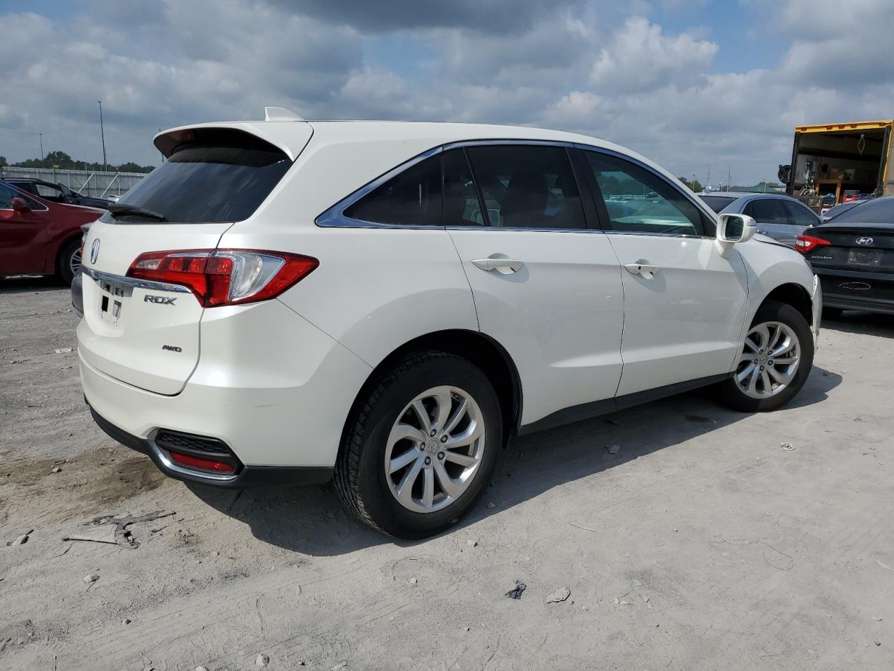Image 3 of Acura Rdx 2016 with VIN 5J8TB4H30GL029098