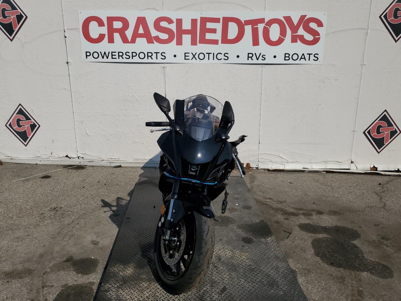 Изображение 2 2023 YAMAHA YZFR7  2023 с VIN JYARM38Y8PA001582