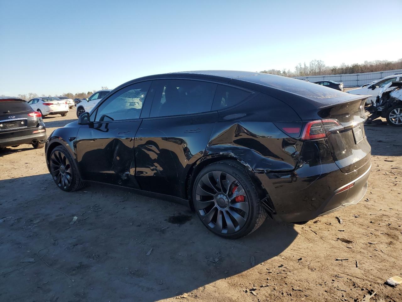 Obraz 2 z 2023 TESLA MODEL Y  2023 z VIN 7SAYGDEF9PF904334