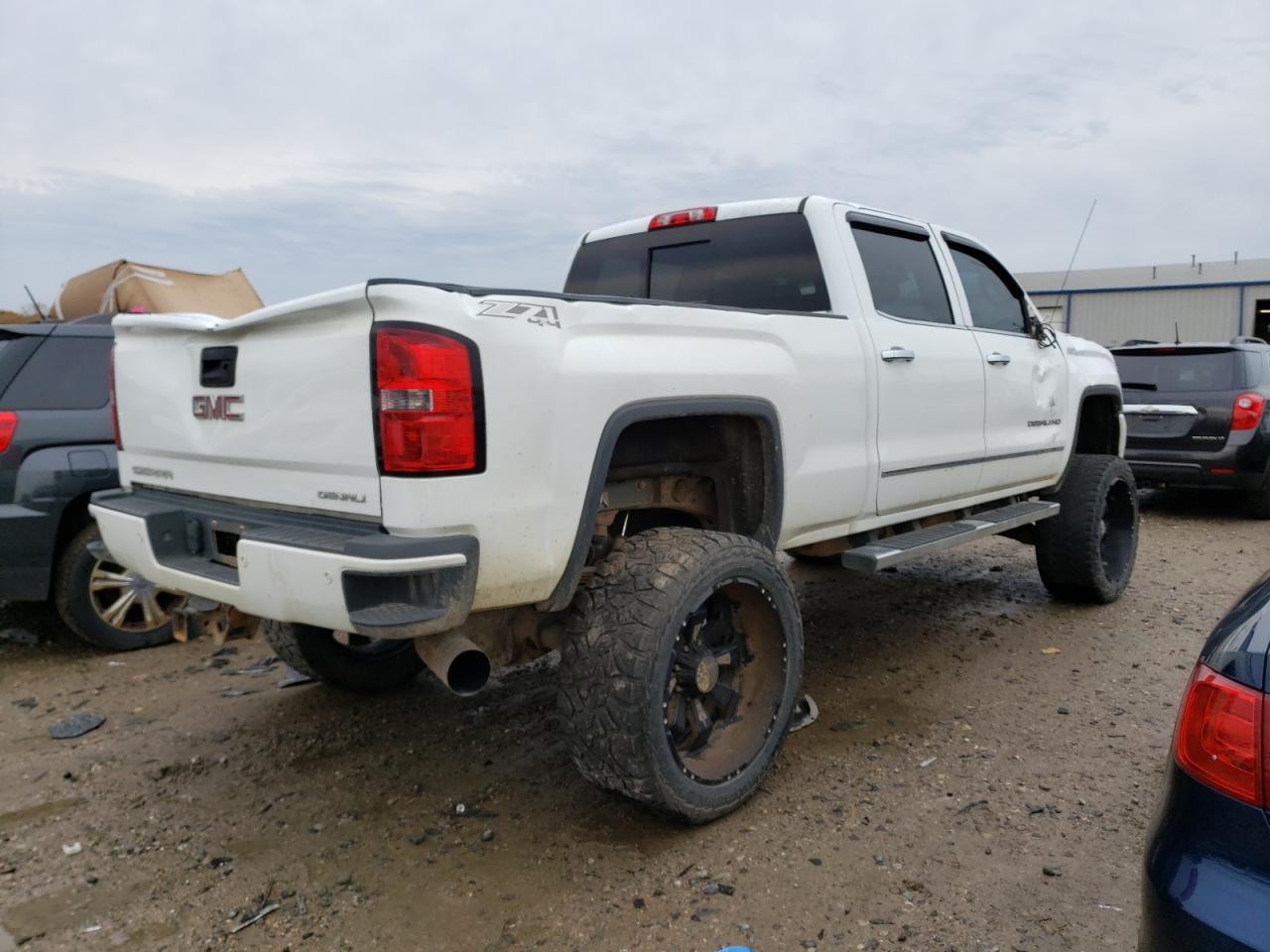 Изображение 3 2015 GMC SIERRA K2500 DENALI 2015 с VIN 1GT120E89FF527800