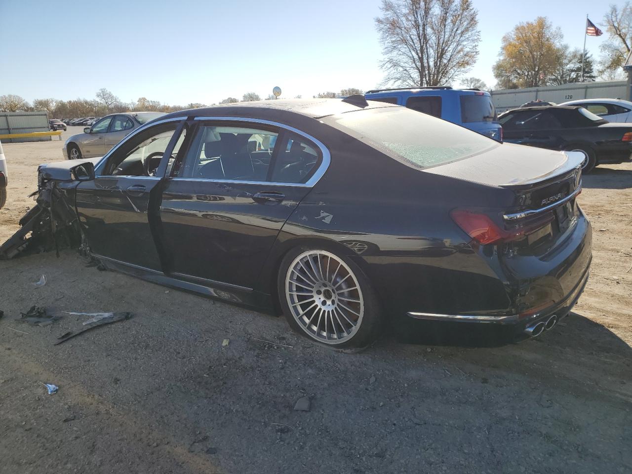 Obraz 2 z 2021 BMW ALPINA B7  2021 z VIN WBA7U2C17MCE82182