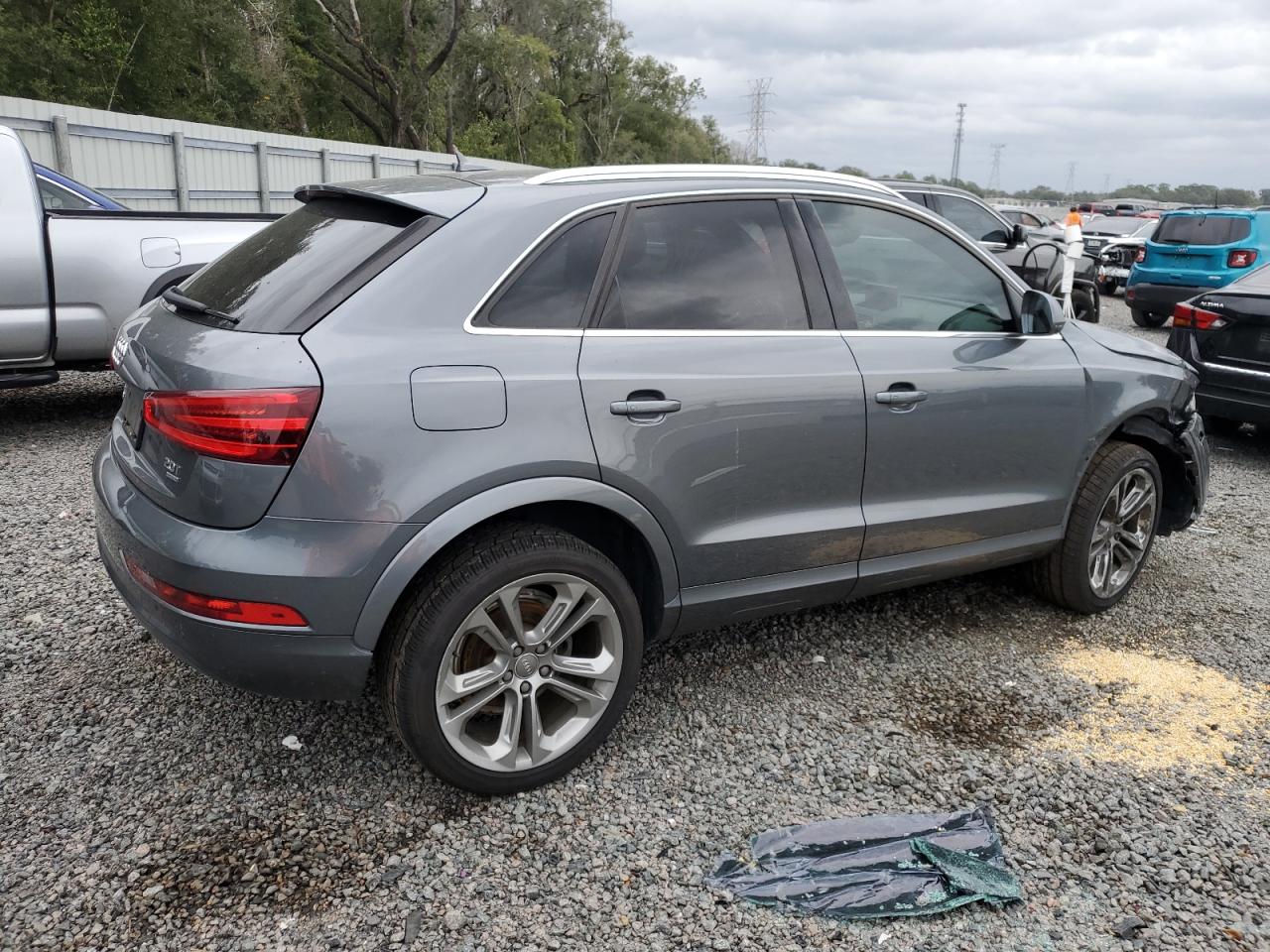Obraz 3 z 2015 AUDI Q3 PRESTIGE 2015 z VIN WA1GFCFS6FR003703