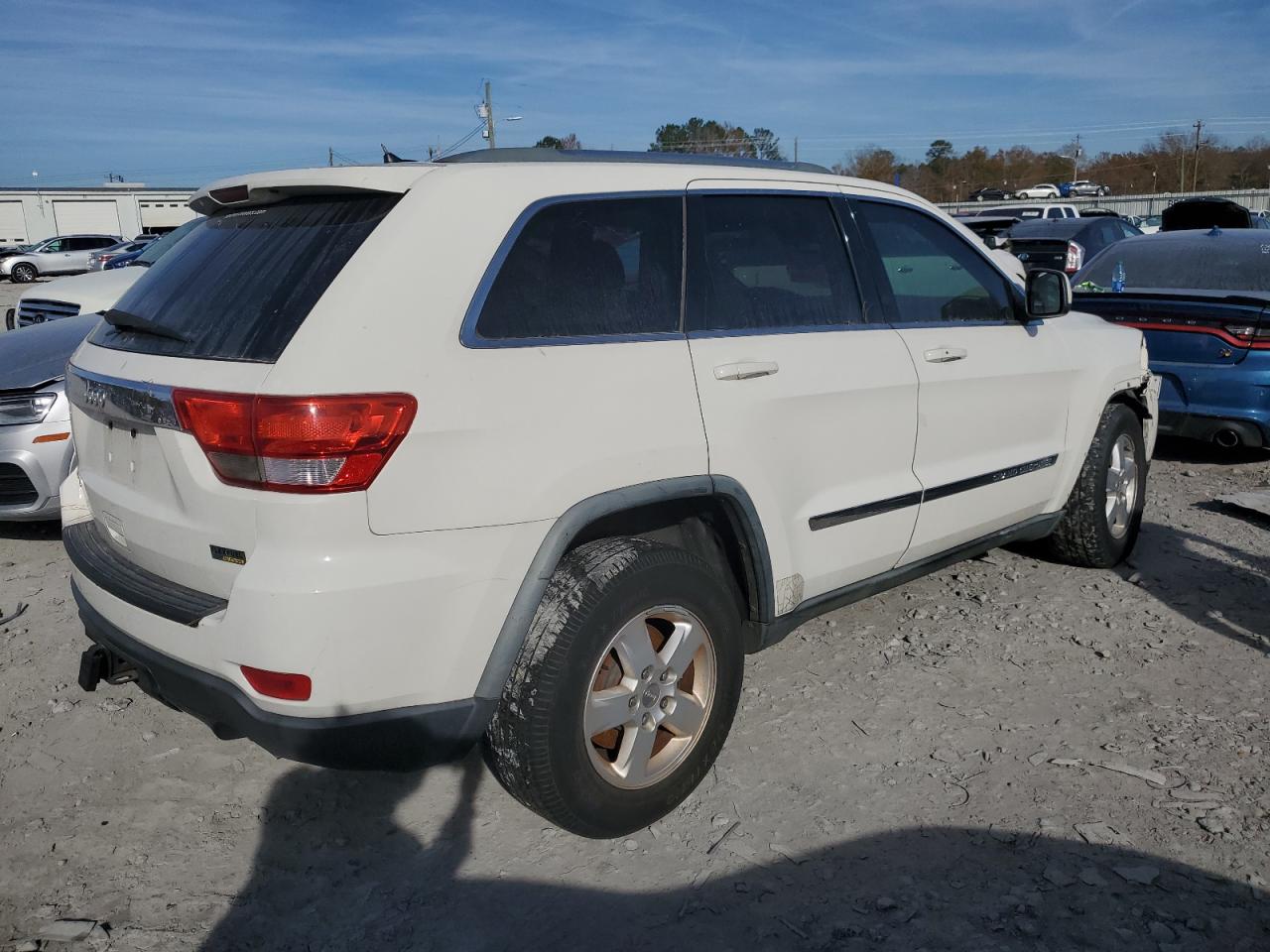 Image 3 of 2011 JEEP GRAND CHEROKEE LAREDO 2011 with VIN 1J4RR4GG1BC617815