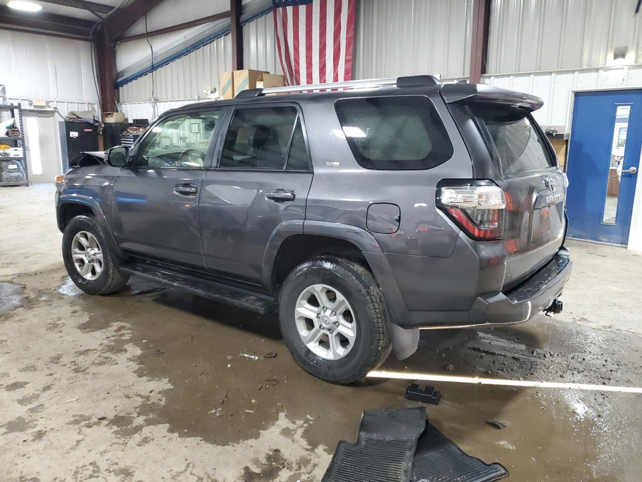 Obraz 2 z 2019 TOYOTA 4RUNNER SR5 2019 z VIN JTEBU5JR9K5708725
