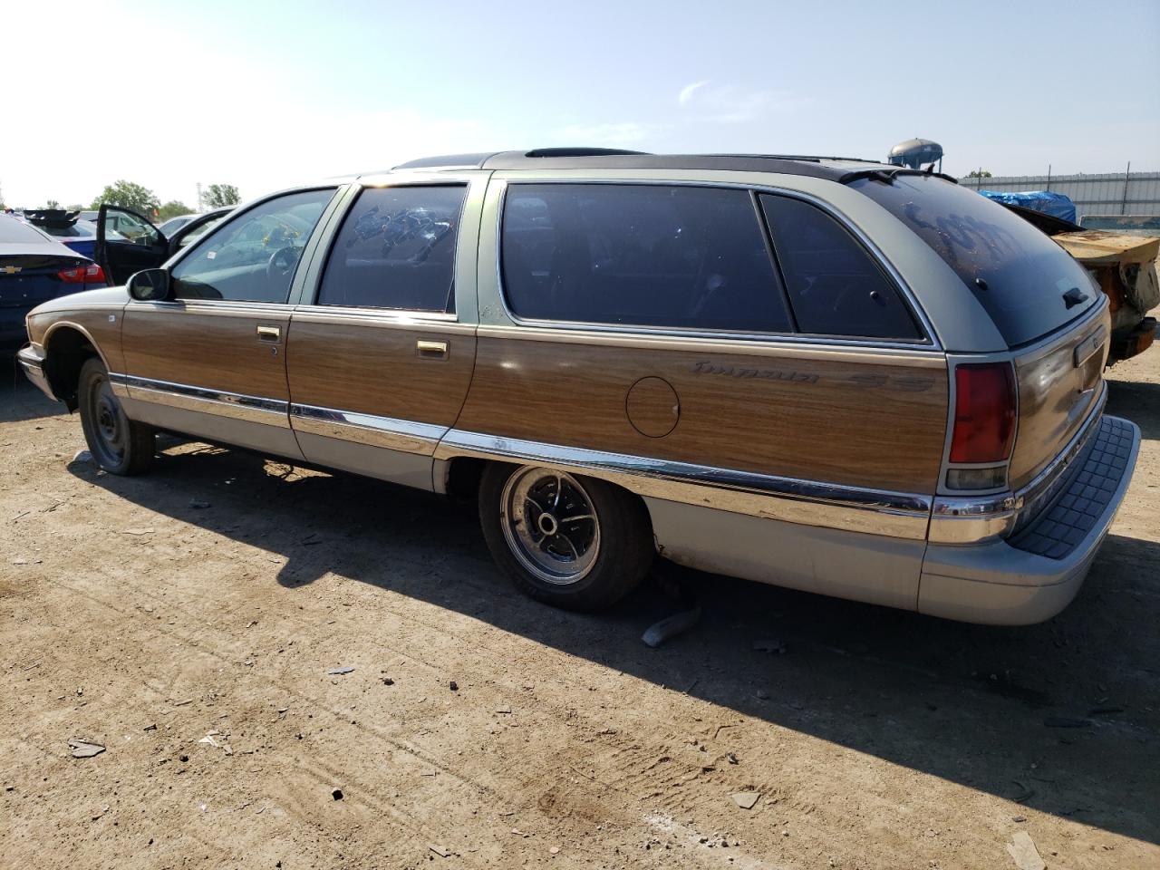 Image 2 of 1996 BUICK ROADMASTER BASE 1996 with VIN 1G4BR82P2TR414870