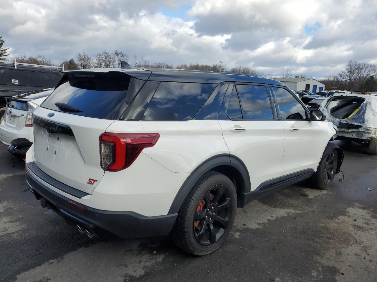Image 3 of 2021 FORD EXPLORER ST 2021 with VIN 1FM5K8GC8MGA76847