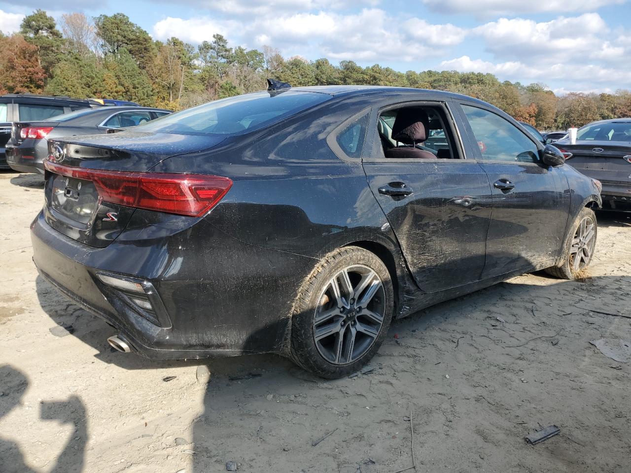 Obraz 3 z 2019 KIA FORTE GT LINE 2019 z VIN 3KPF34AD4KE117987