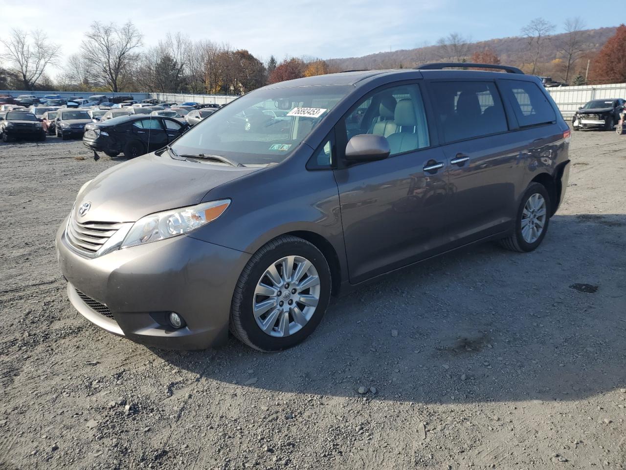 Image 1 of 2013 TOYOTA SIENNA XLE 2013 with VIN 5TDDK3DC8DS068390