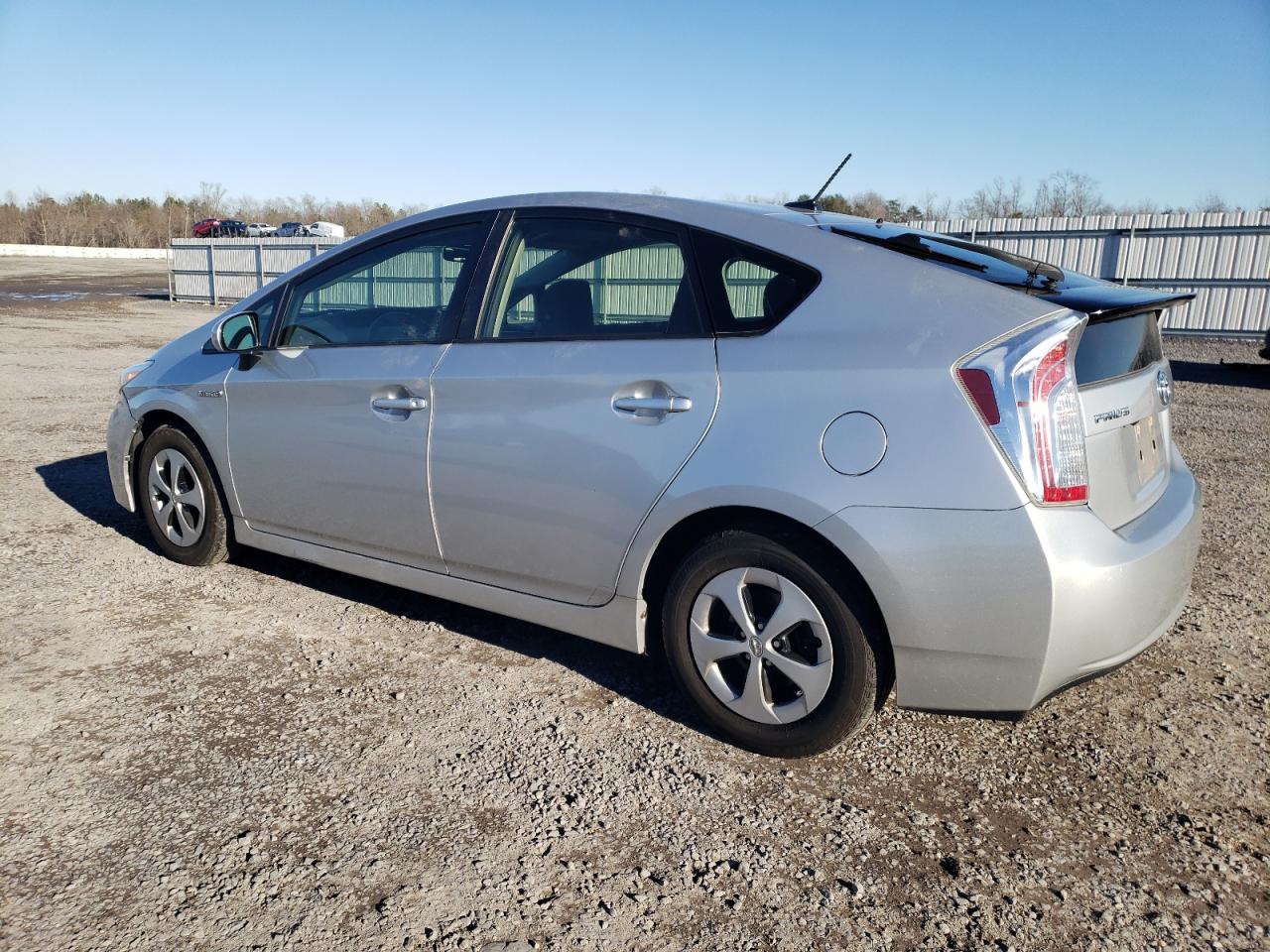 Изображение 2 2015 TOYOTA PRIUS  2015 с VIN JTDKN3DU5F1872413