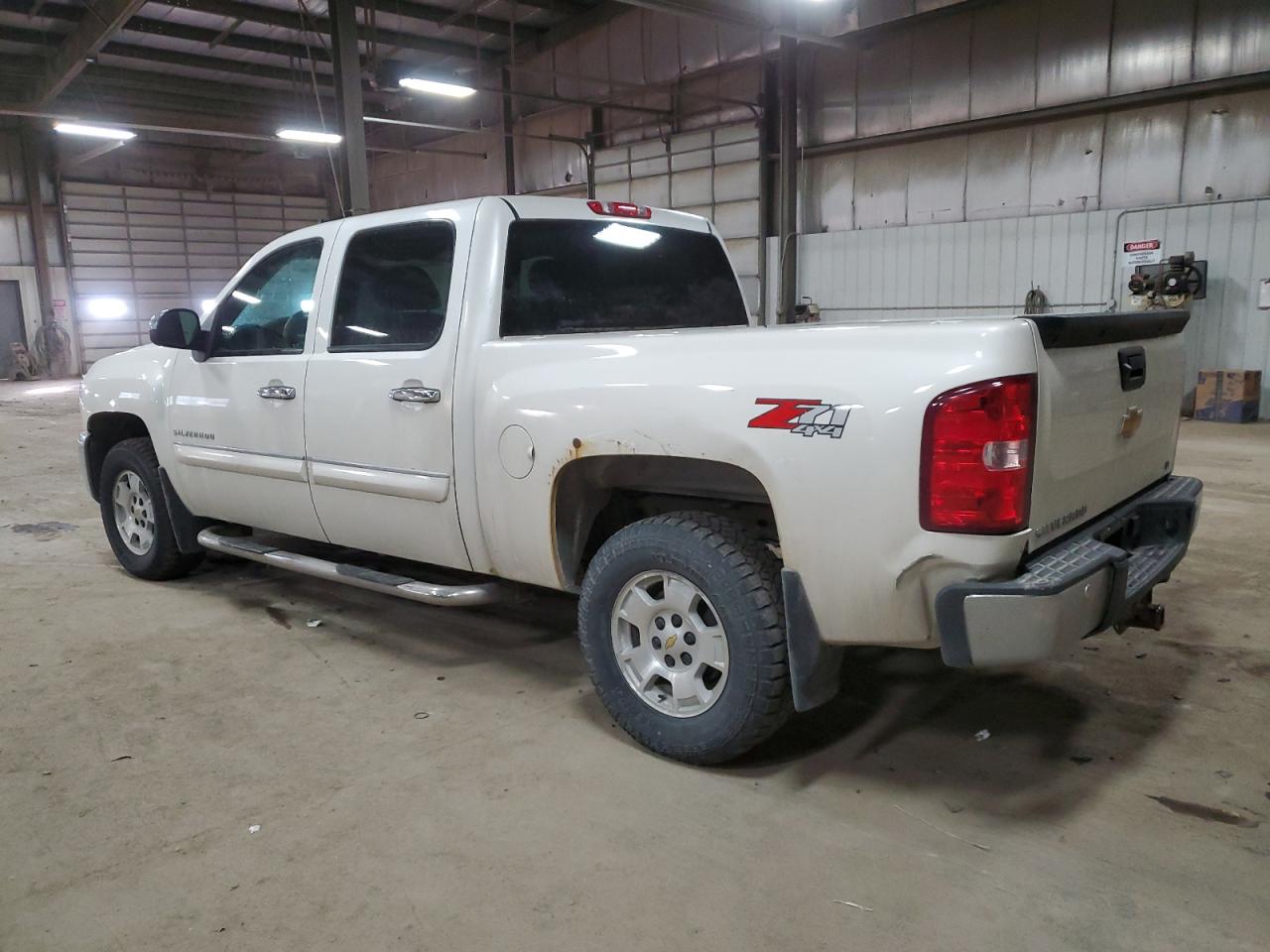 Image 2 of 2012 CHEVROLET SILVERADO K1500 LT 2012 with VIN 3GCPKSE7XCG208266
