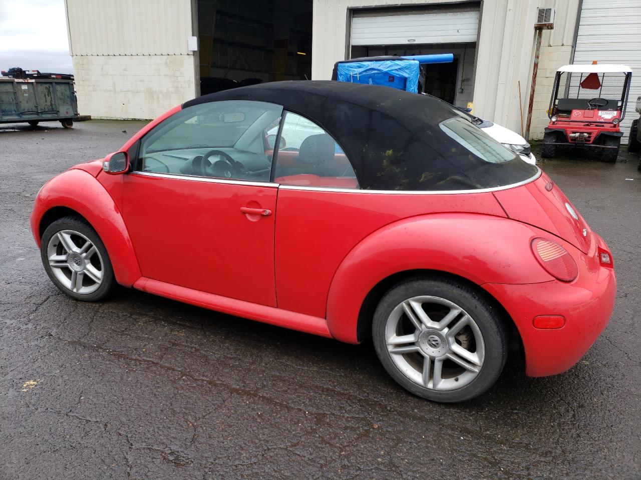 Image 2 of 2004 VOLKSWAGEN NEW BEETLE GLS 2004 with VIN 3VWCD21Y24M301029