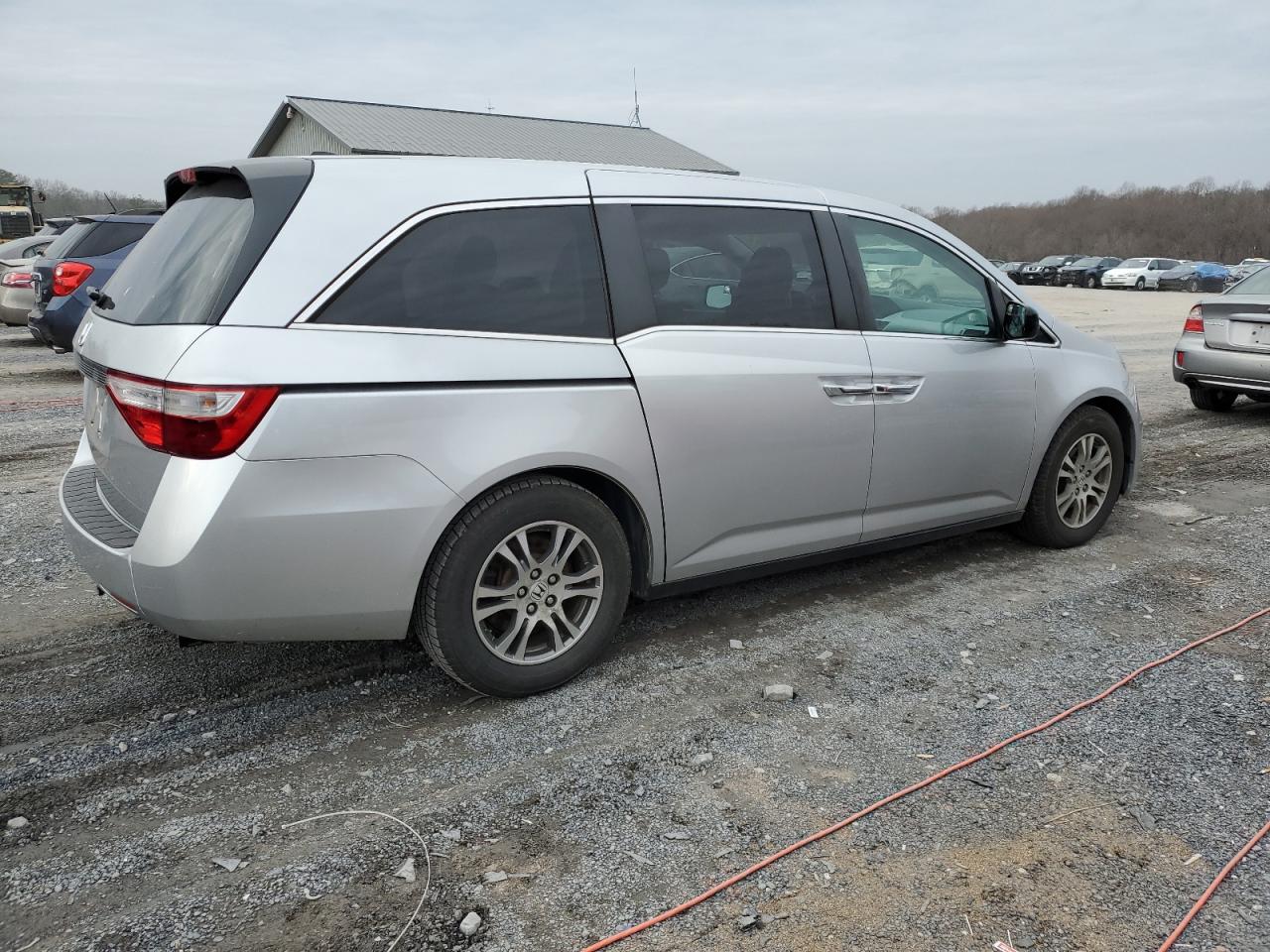 Image 3 of 2013 HONDA ODYSSEY EXL 2013 with VIN 5FNRL5H60DB083327