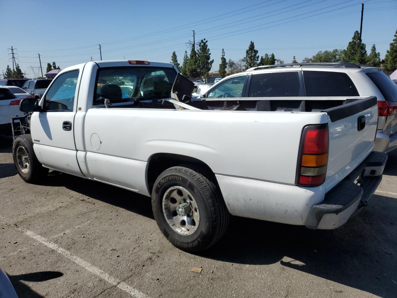 Image 2 of 2000 CHEVROLET SILVERADO C1500 2000 with VIN 1GCEC14T2YE129024