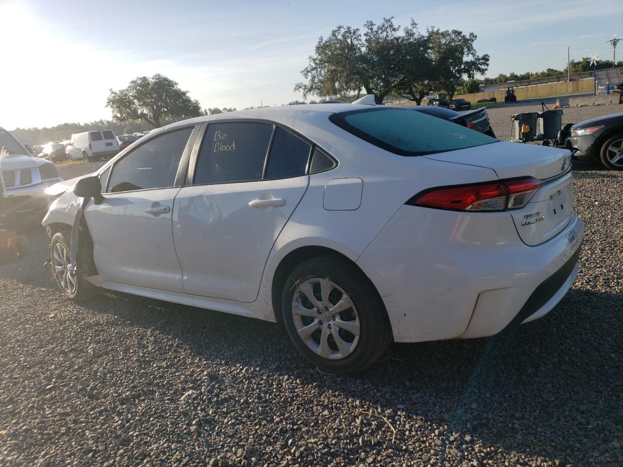 Image 2 of 2021 TOYOTA COROLLA LE 2021 with VIN 5YFEPMAE4MP193297