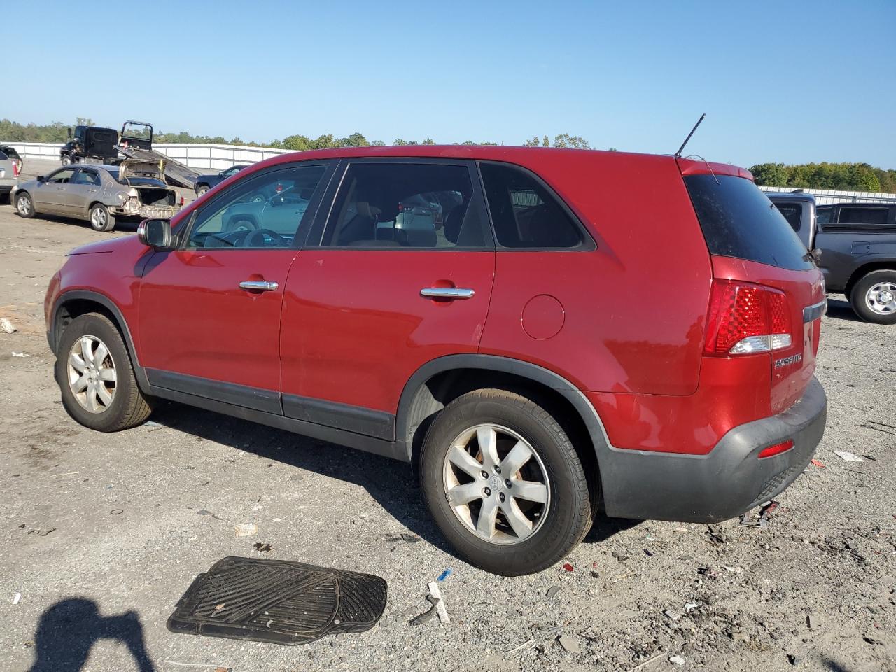 Obraz 2 z 2011 KIA SORENTO BASE 2011 z VIN 5XYKT3A17BG077020