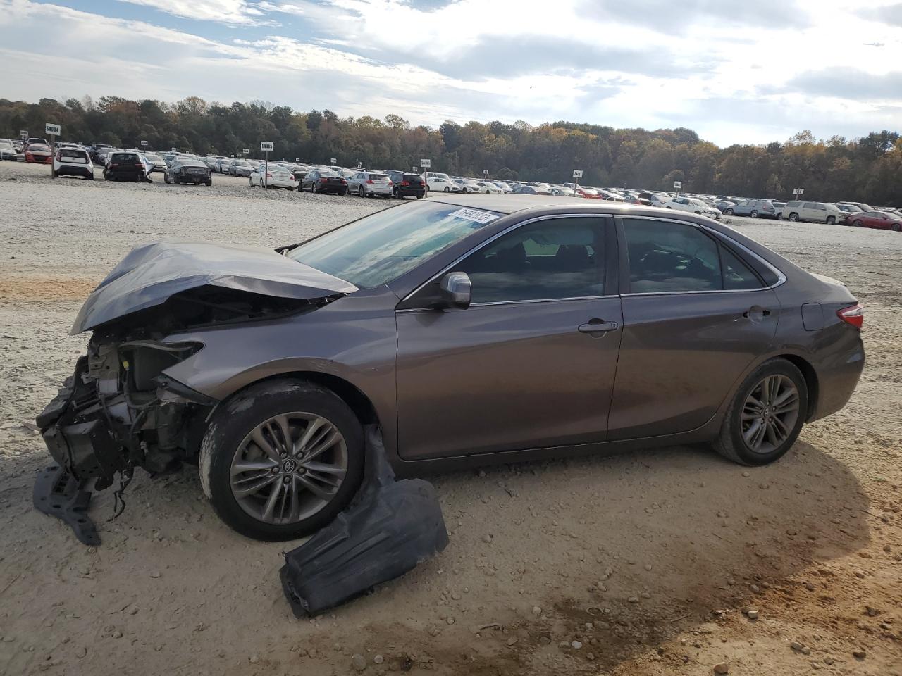 Image 1 of 2017 TOYOTA CAMRY LE 2017 with VIN 4T1BF1FKXHU626984