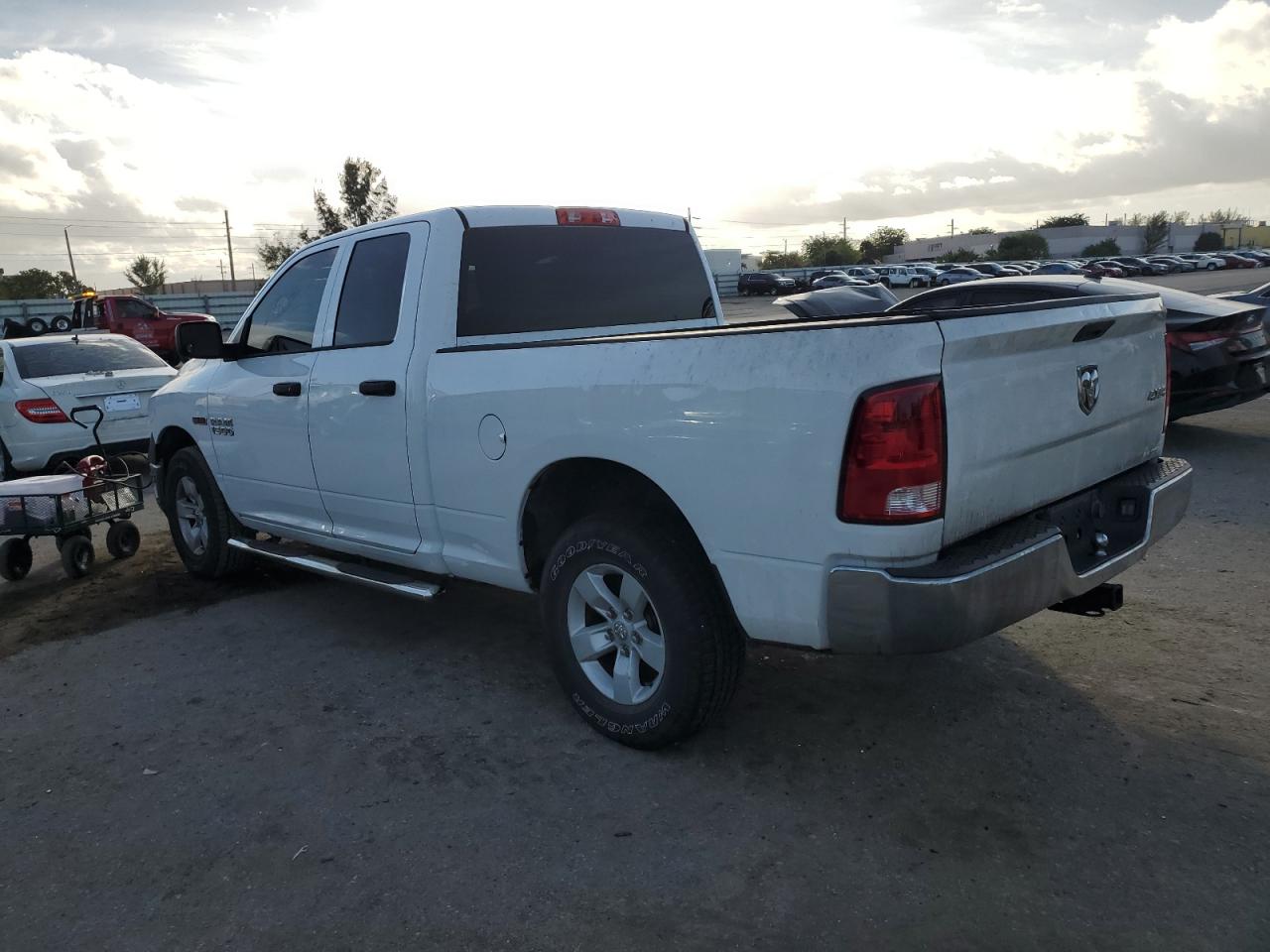 Obraz 2 z 2016 RAM 1500 ST 2016 z VIN 1C6RR7FM5GS299359