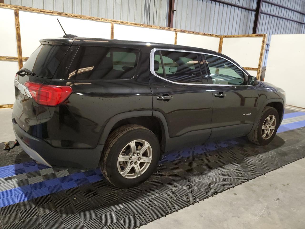 Image 3 of 2019 GMC ACADIA SLE 2019 with VIN 1GKKNKLA0KZ136836