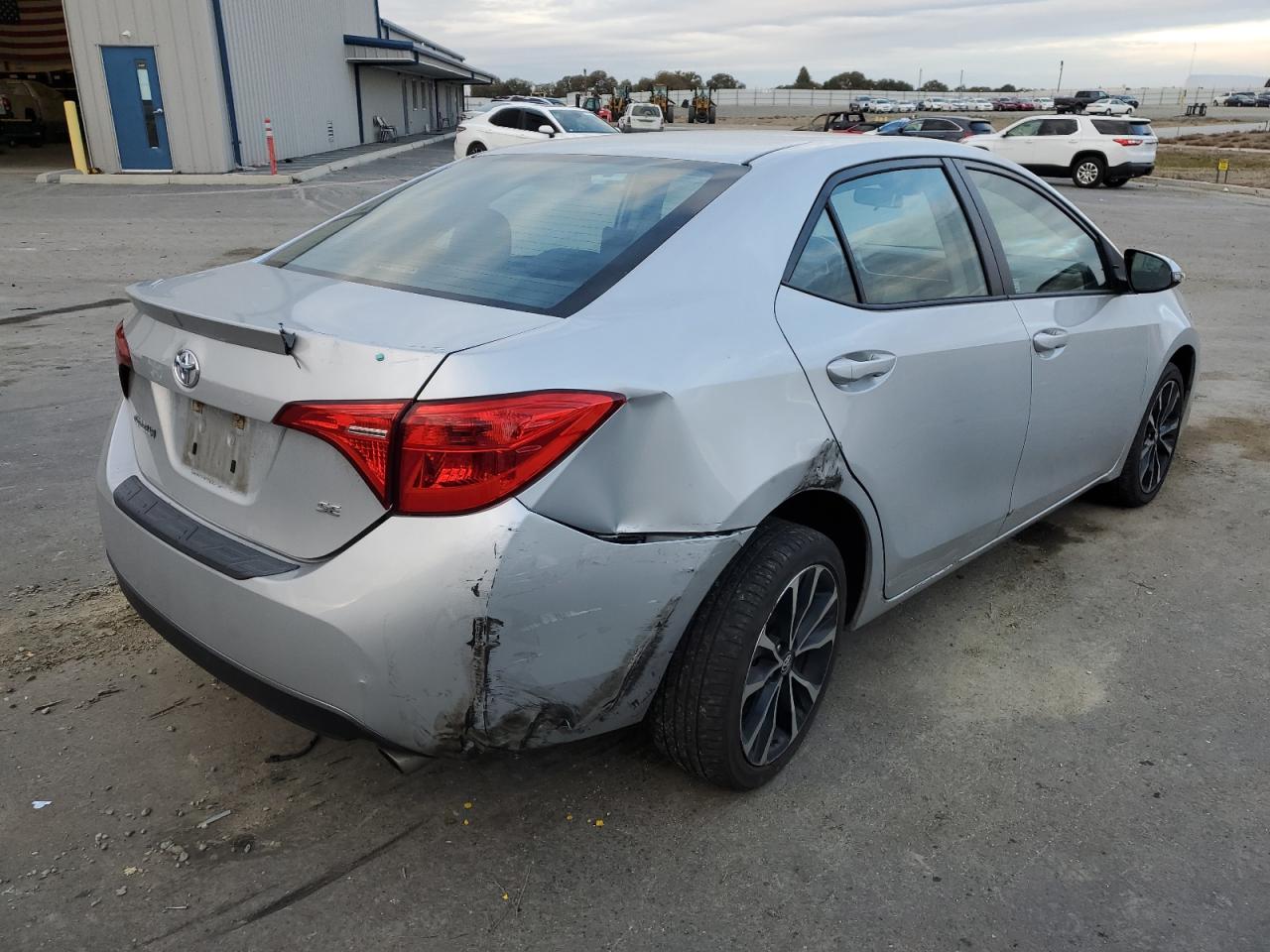 Изображение 3 2017 TOYOTA COROLLA L 2017 с VIN 5YFBURHE0HP697673